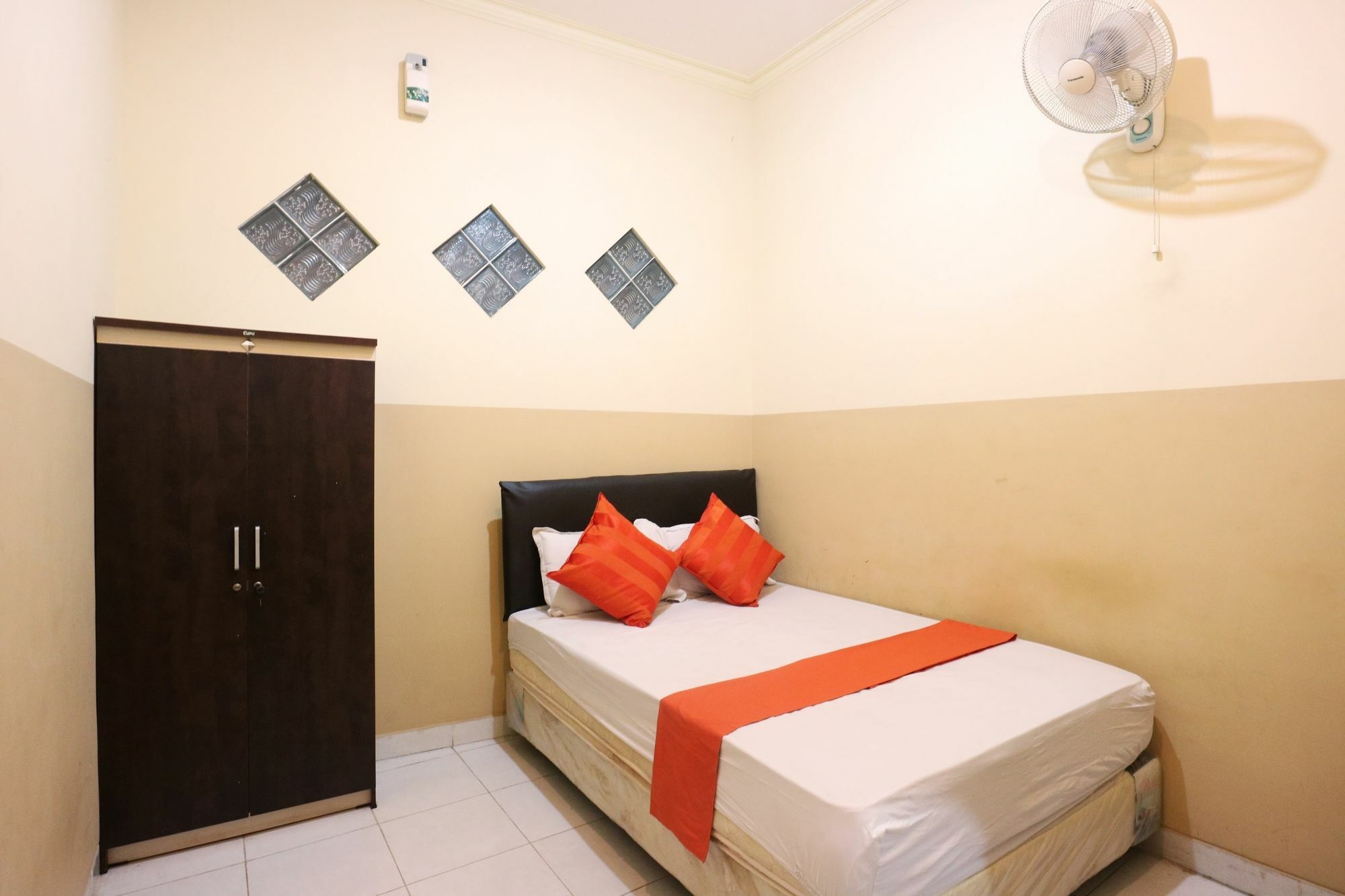 Hotel Syariah Walisongo Surabaya Buitenkant foto